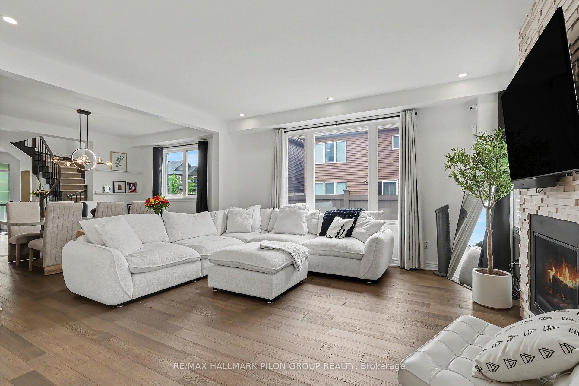 368 Hepatica Way Property Photo 8