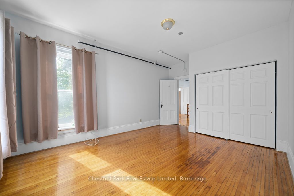 71 Queen Street Property Photo 33