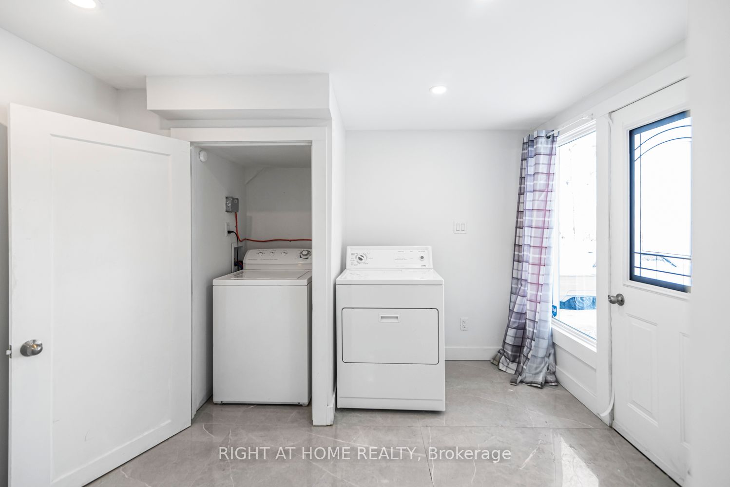 100 Green Mountain Road E Property Photo 7