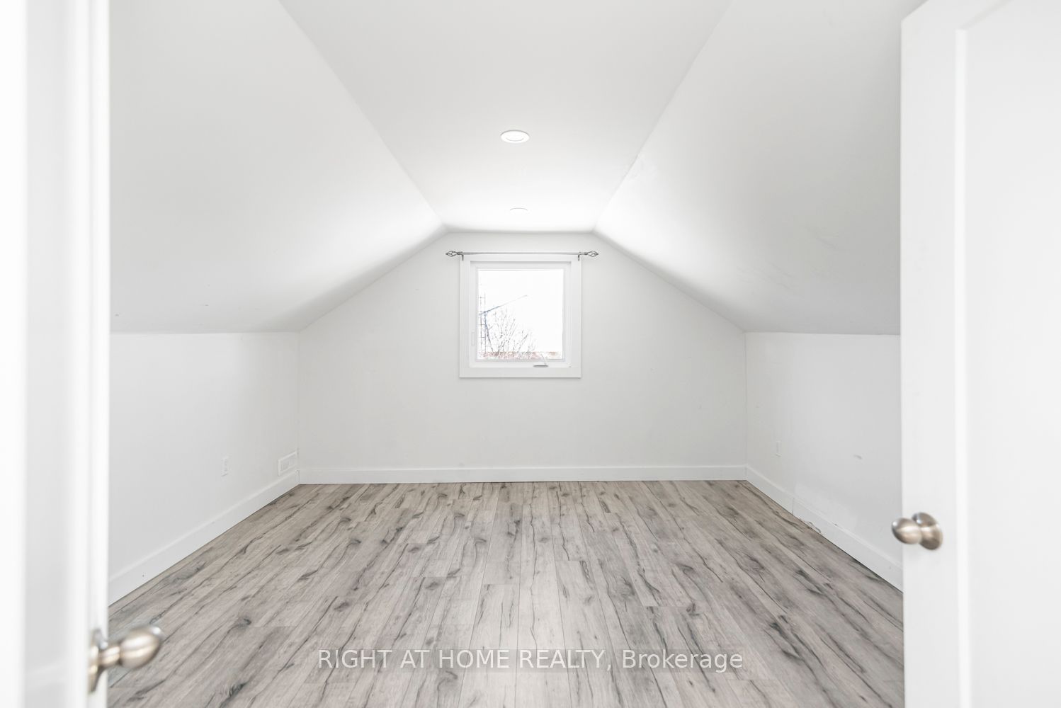 100 Green Mountain Road E Property Photo 24