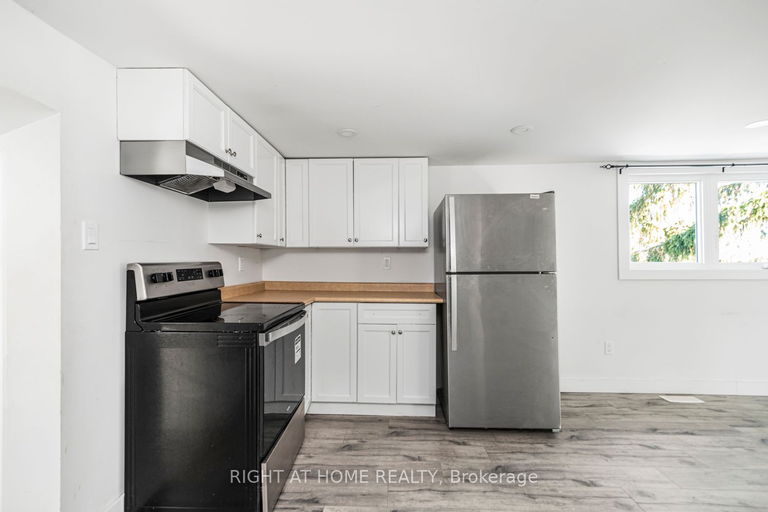 100 Green Mountain Road E Property Photo 28