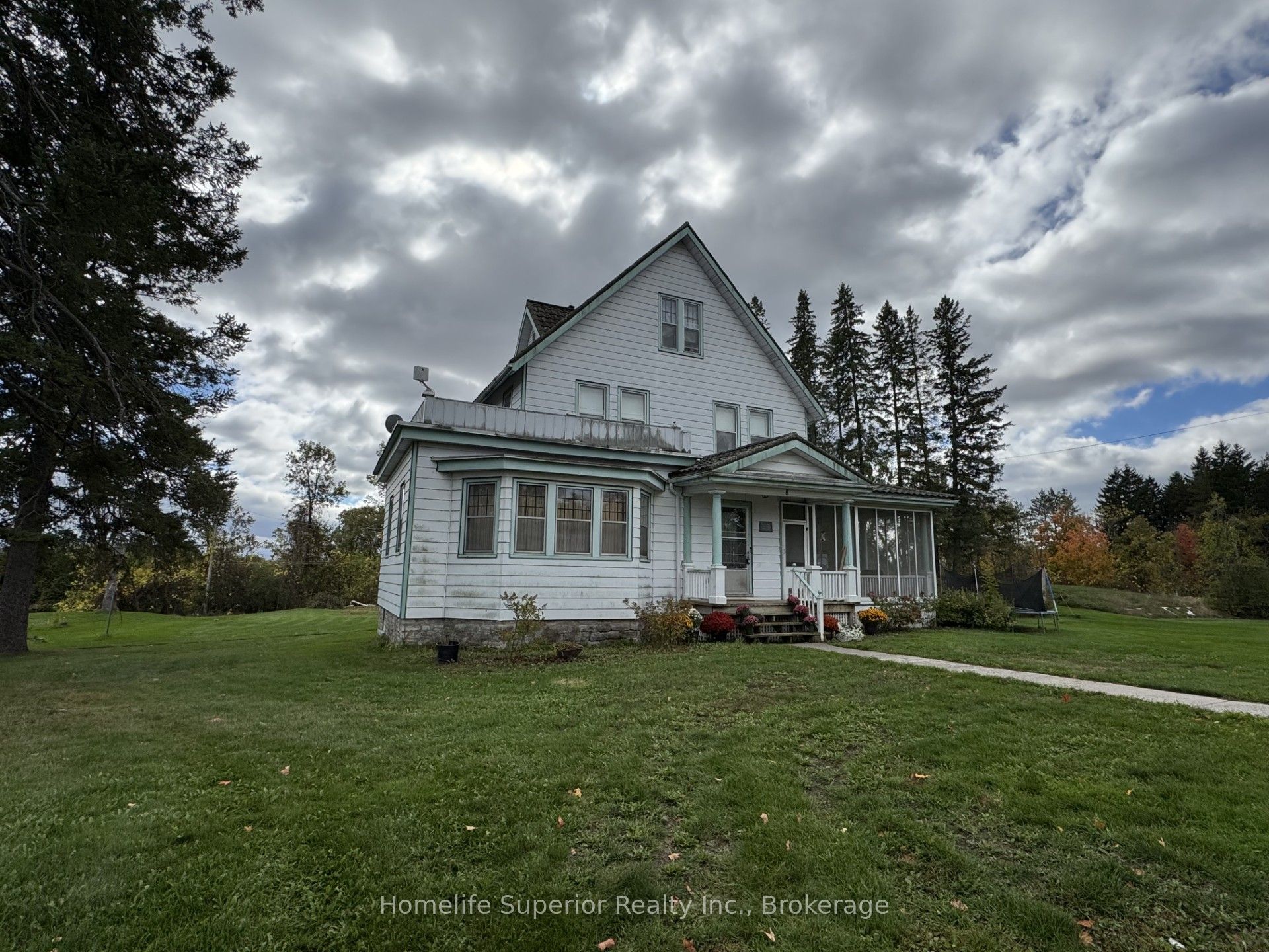 8 Private Road Property Photo 2