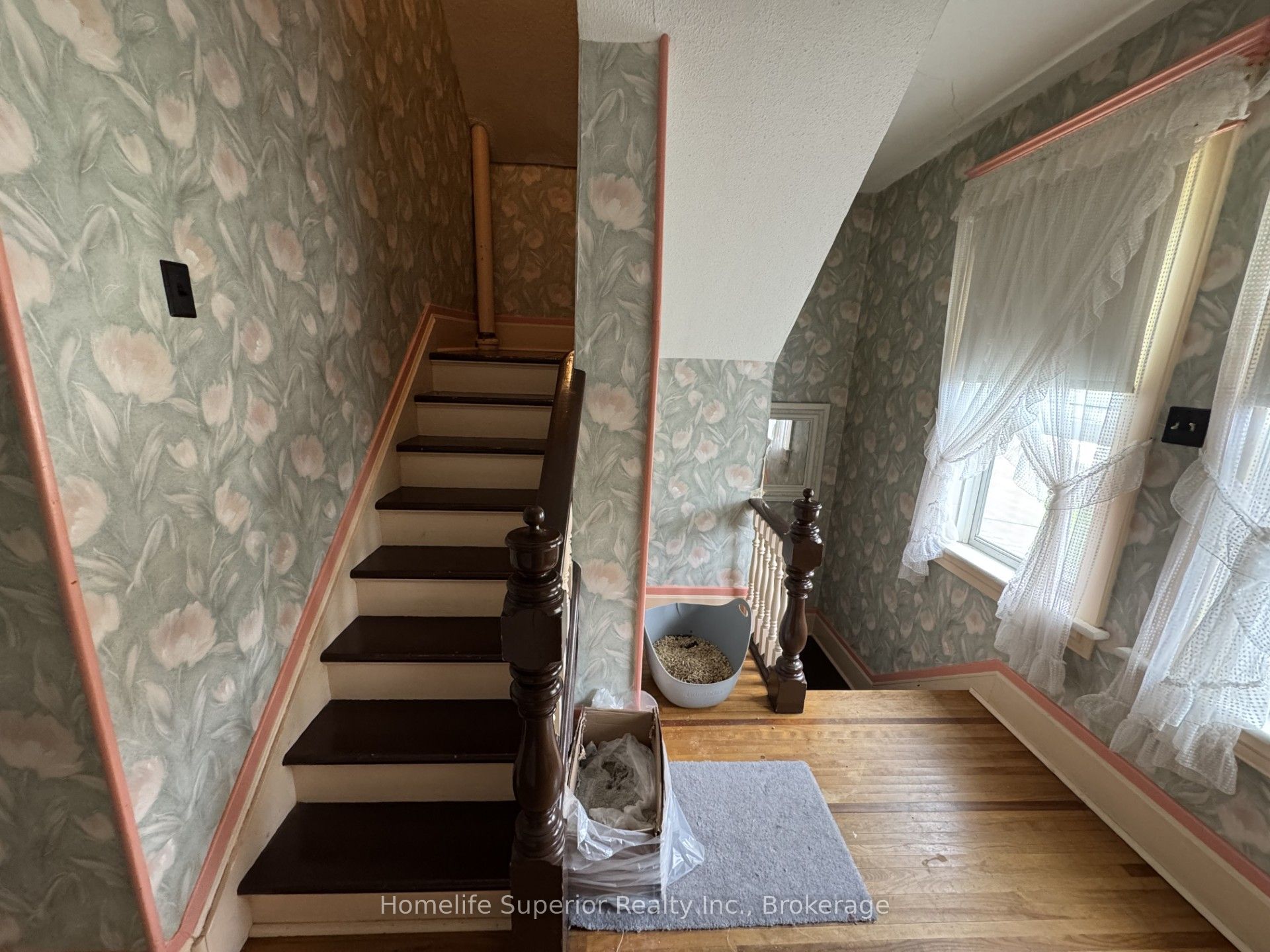 8 Private Road Property Photo 27