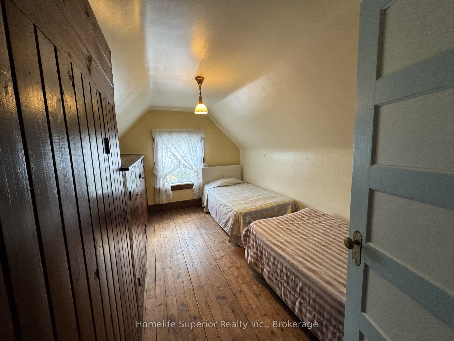 8 Private Road Property Photo 32