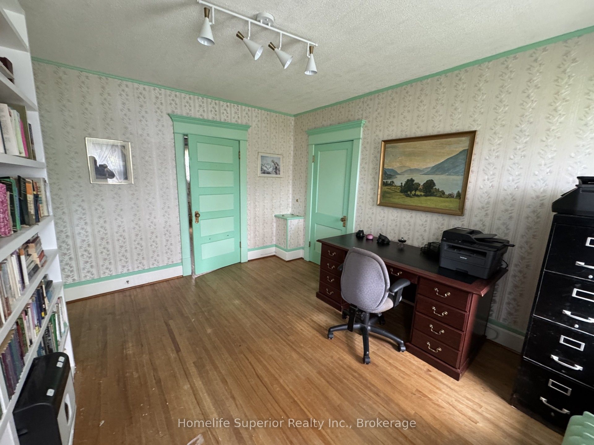 8 Private Road Property Photo 35