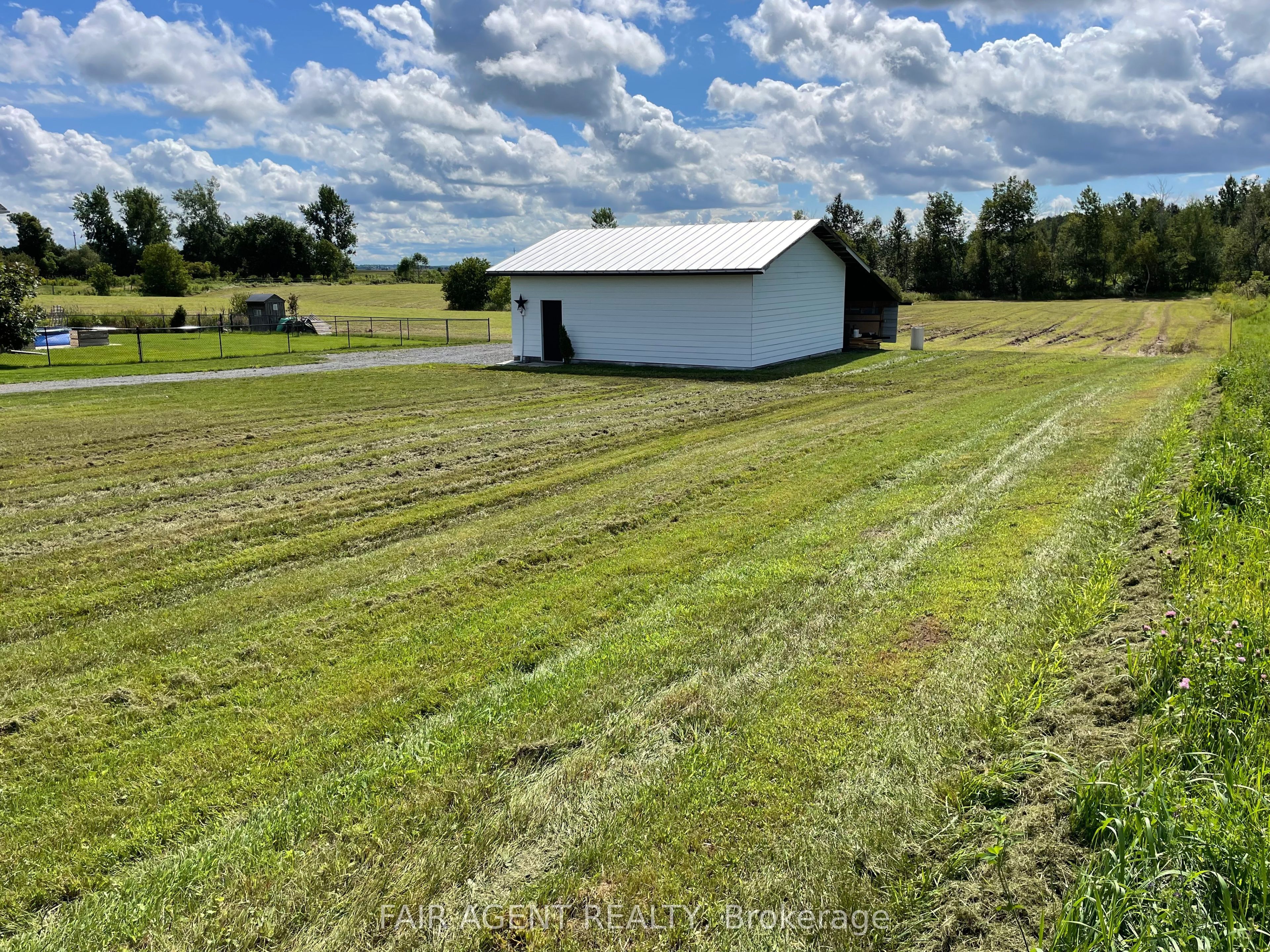 2130 Du Golf Road Property Photo 4