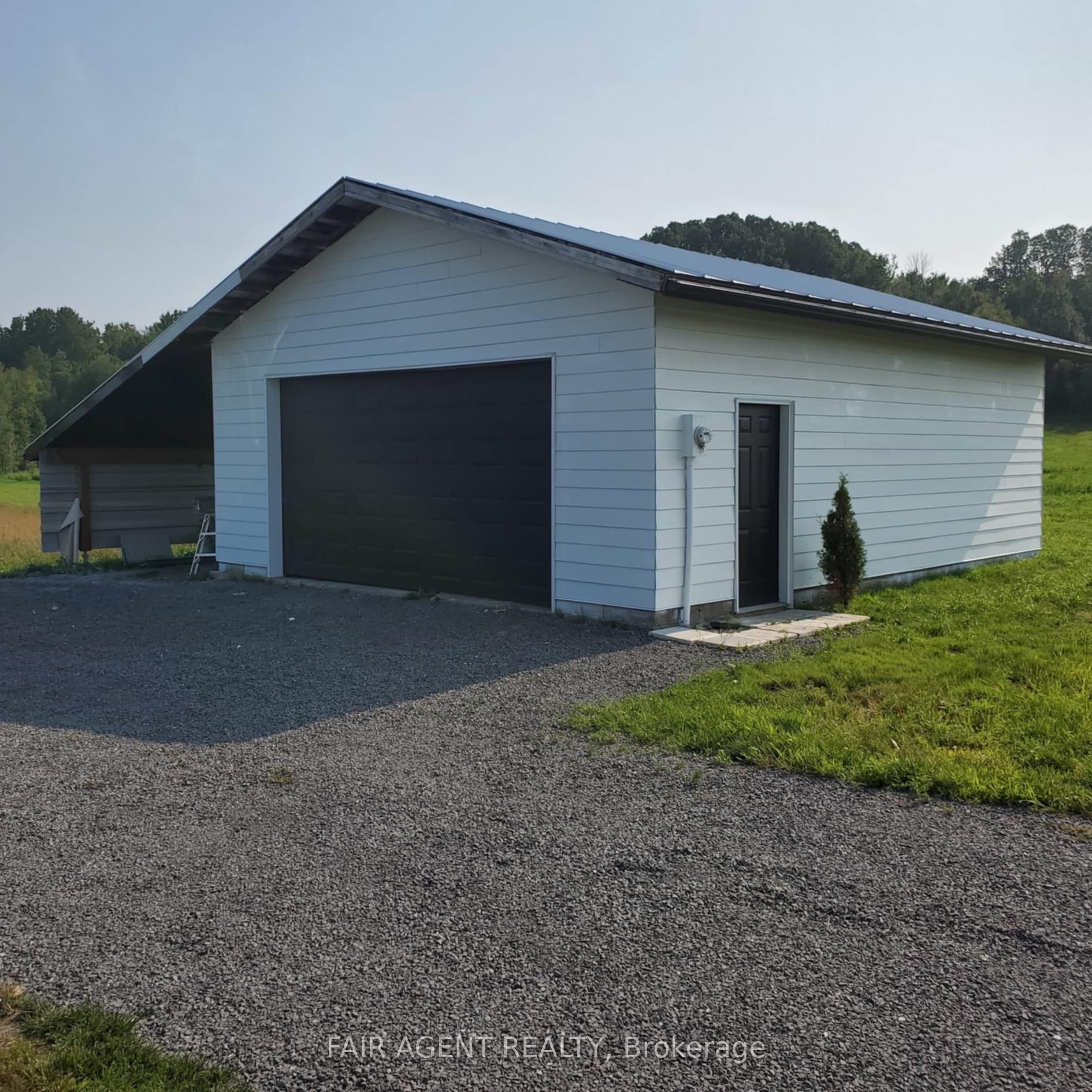 2130 Du Golf Road Property Photo 8