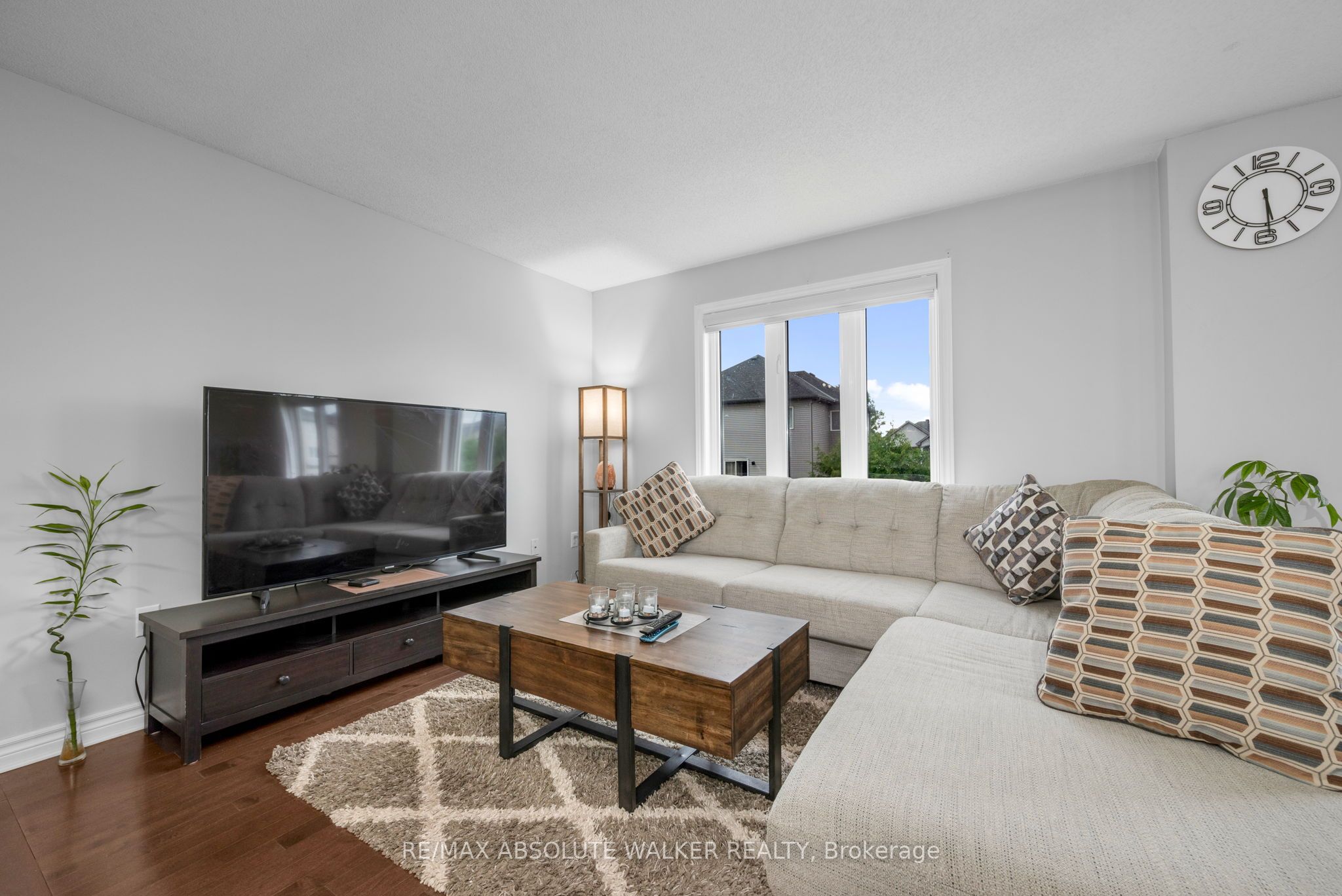 281 Sterling Avenue Property Photo 8