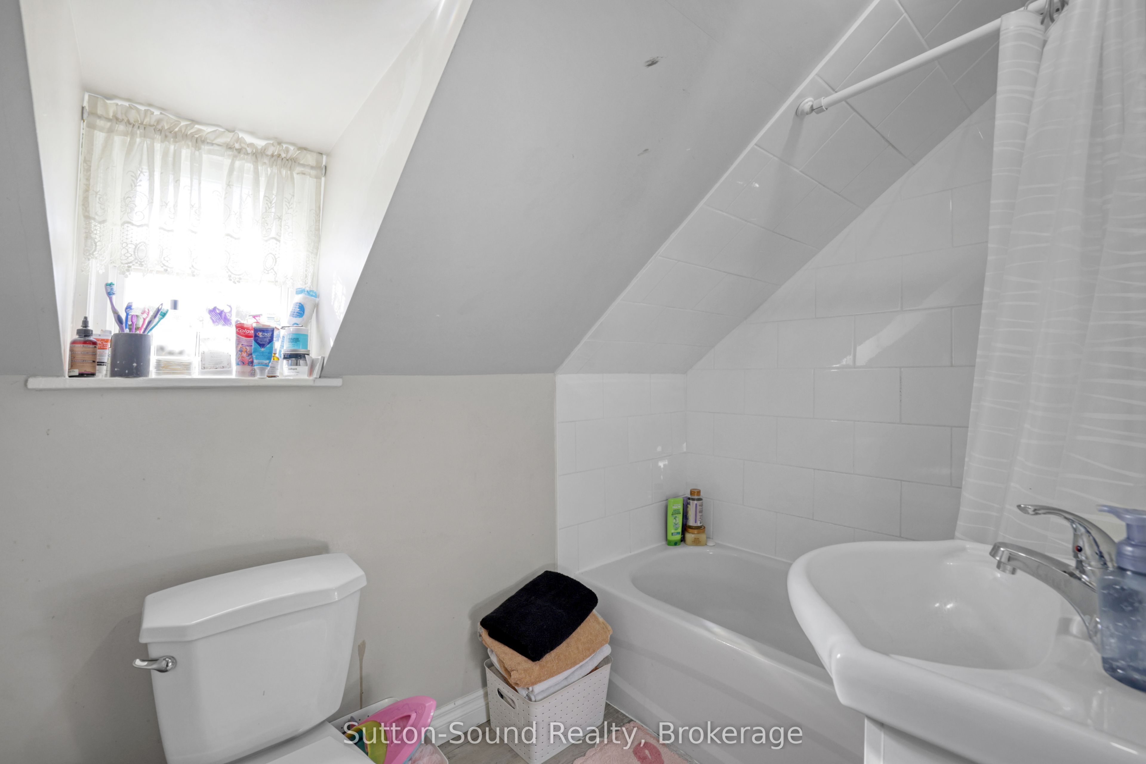 705 17th Street E Property Photo 14