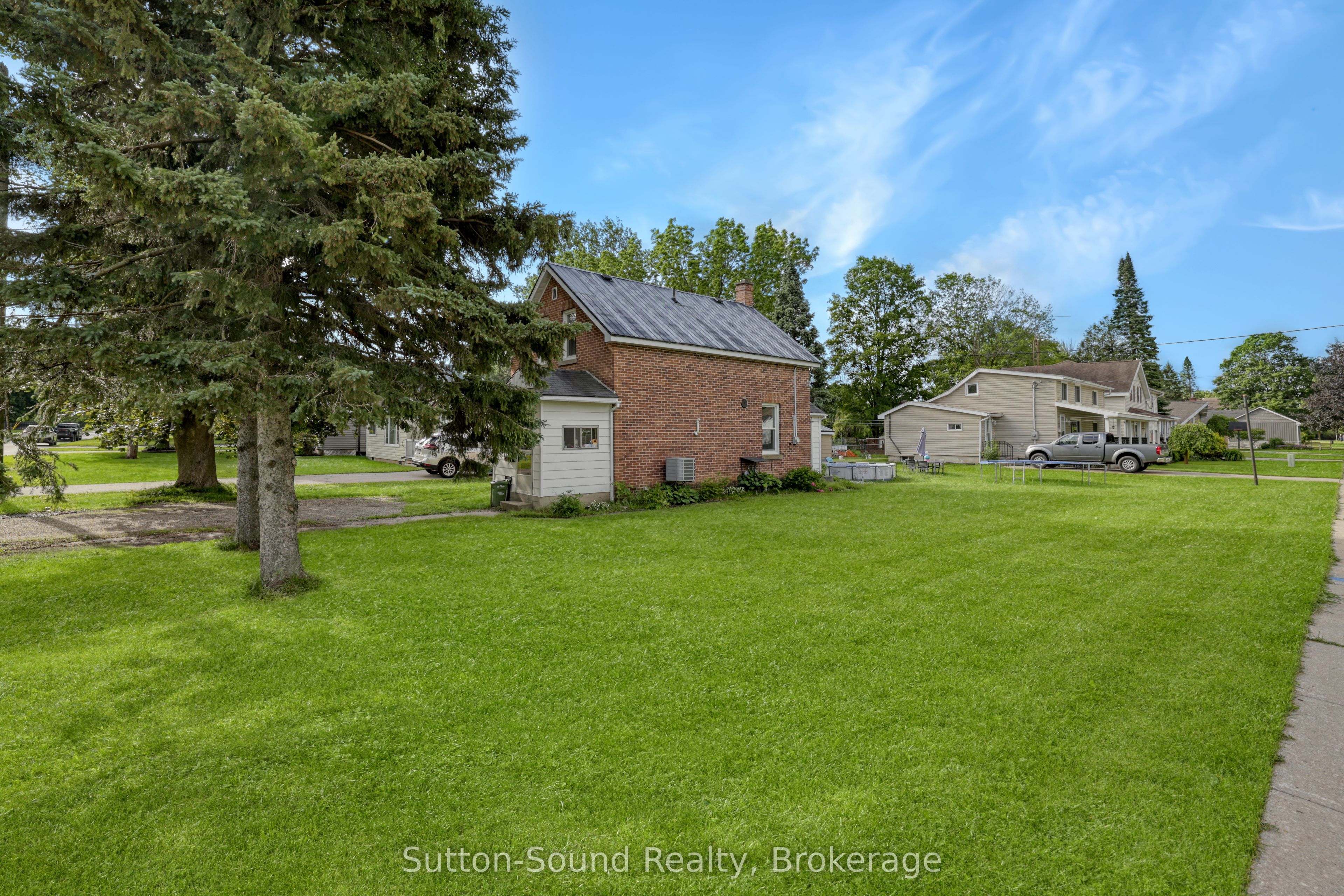 705 17th Street E Property Photo 15