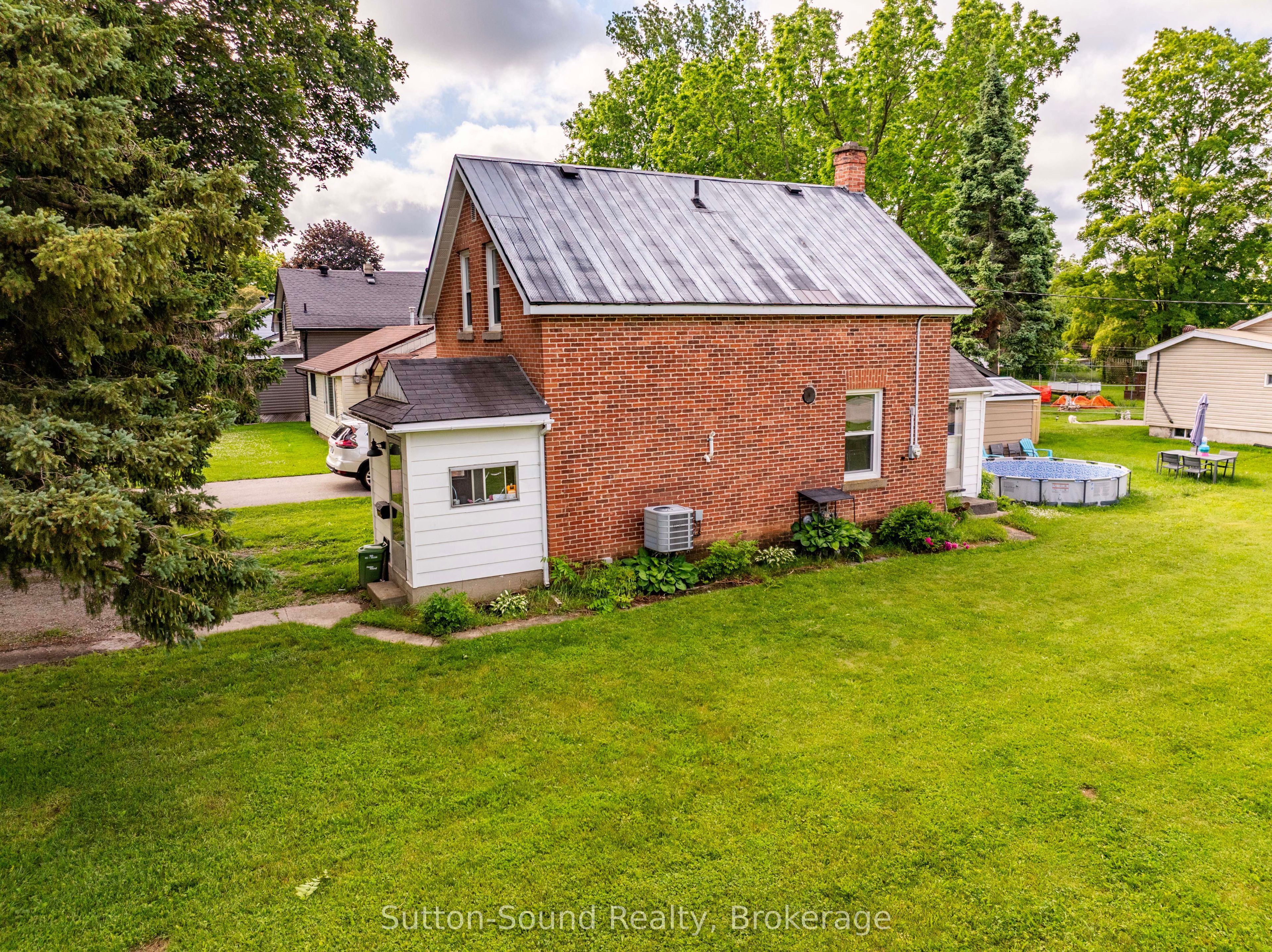 705 17th Street E Property Photo 18