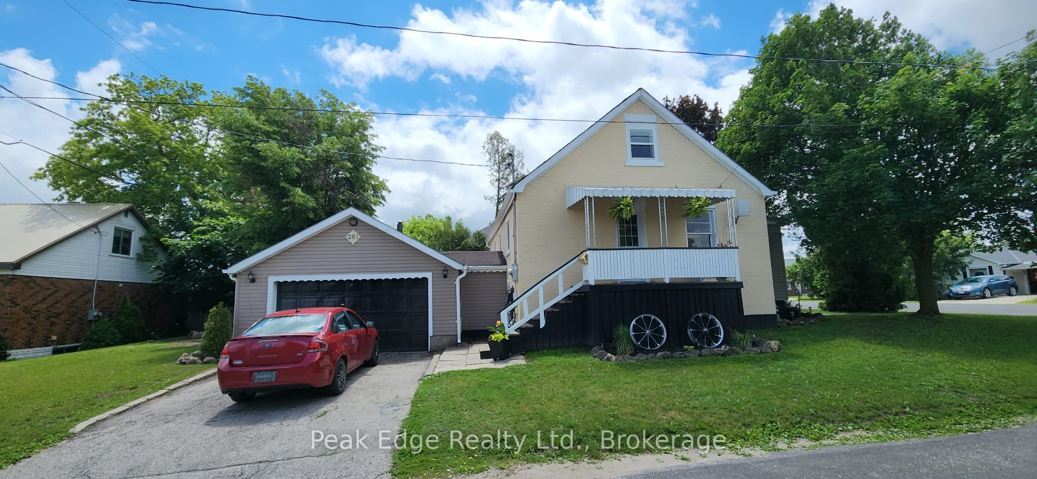 281 6th Street Property Photo 2