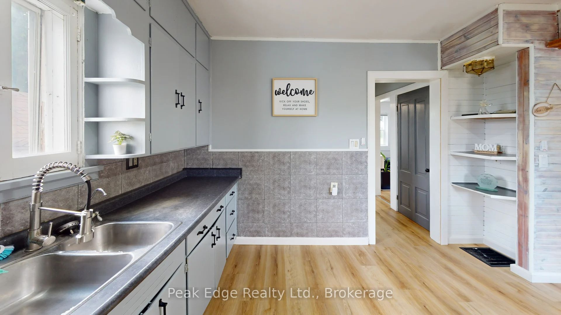 281 6th Street Property Photo 5