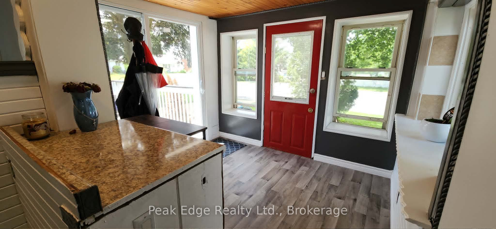 281 6th Street Property Photo 9
