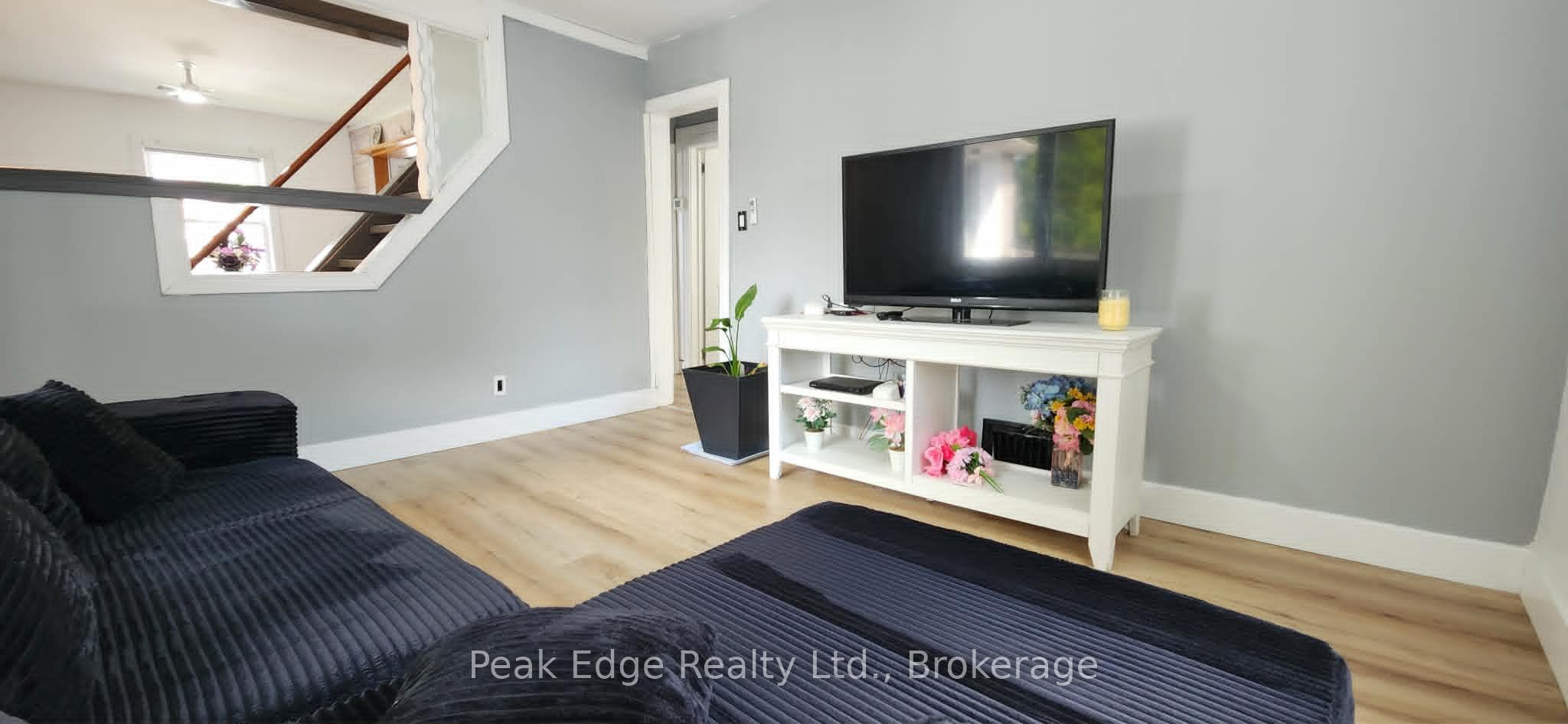 281 6th Street Property Photo 12