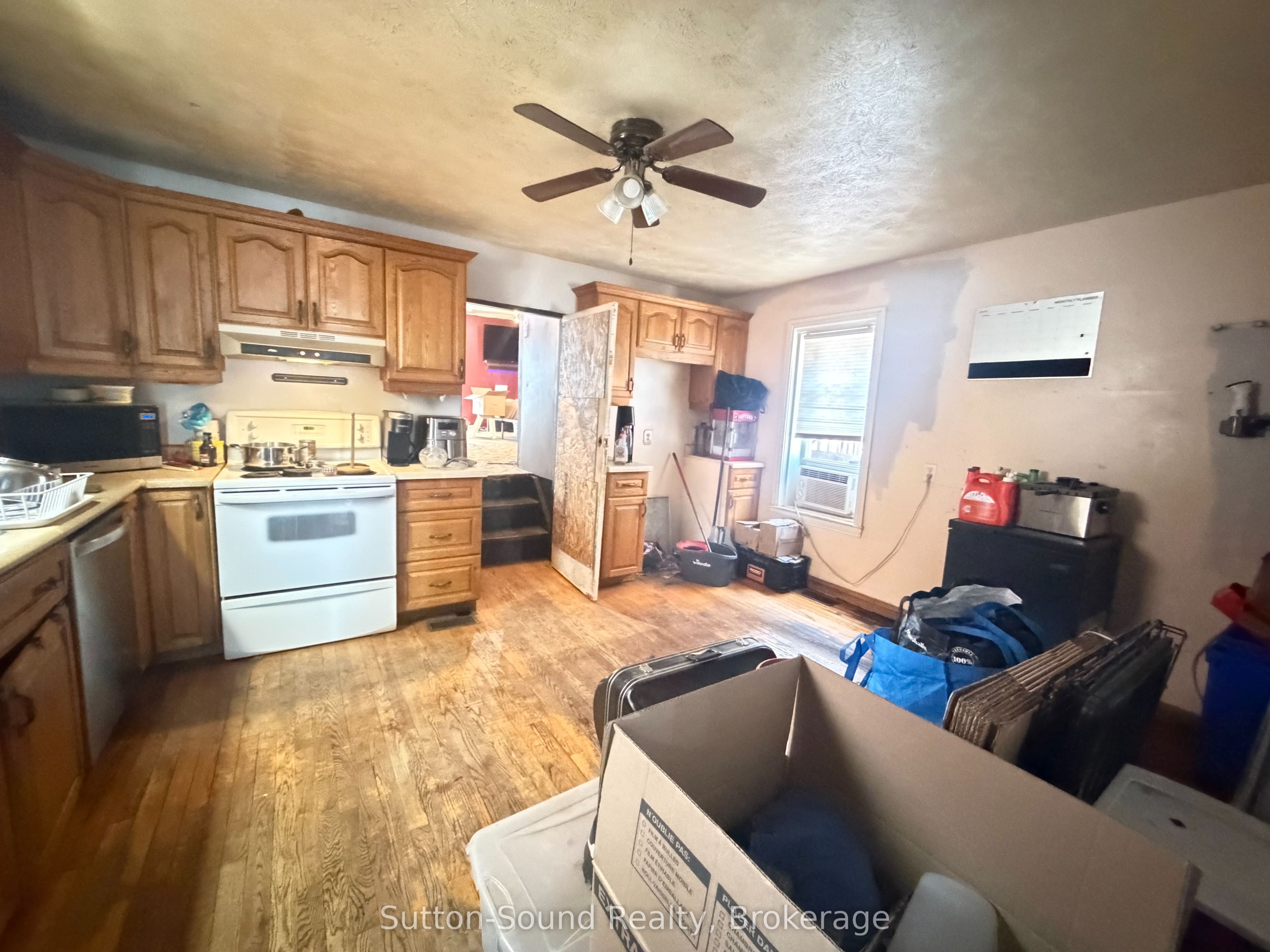 1271 2nd Avenue E Property Photo 3