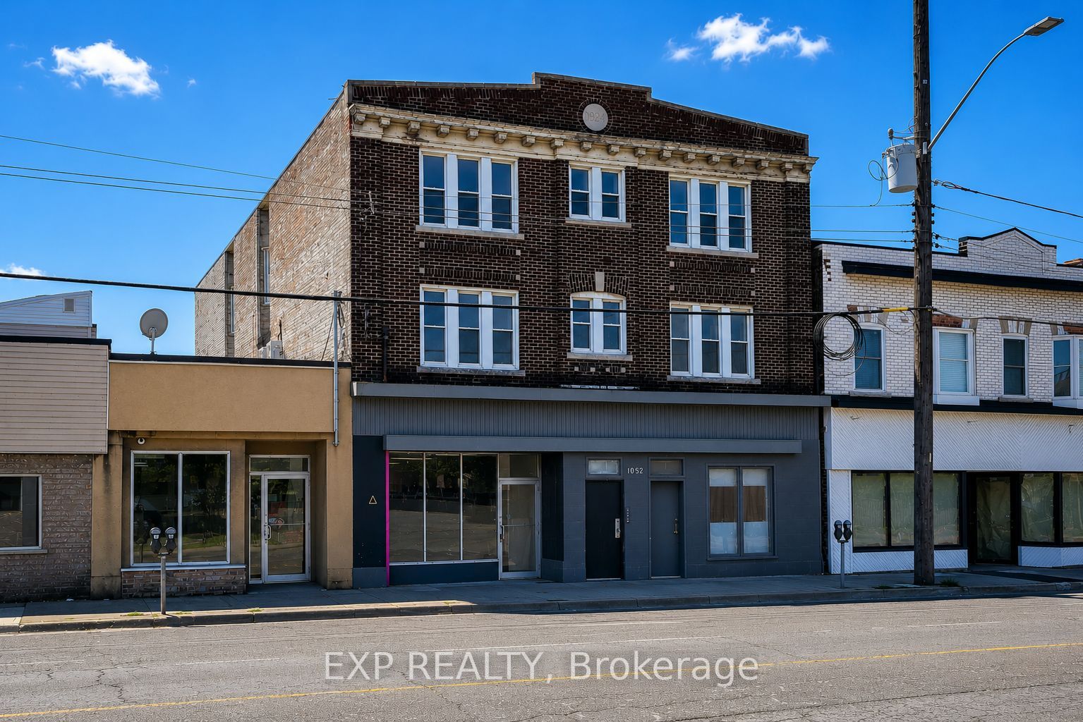 1052 - 1054 Barton Street E