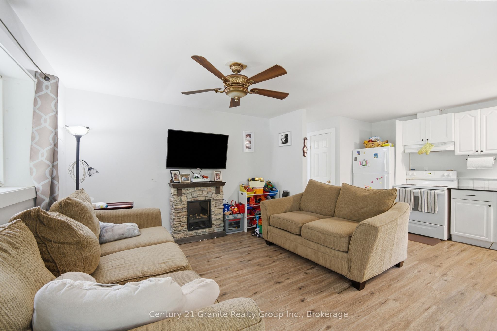 2427 North Shore Road Property Photo 4