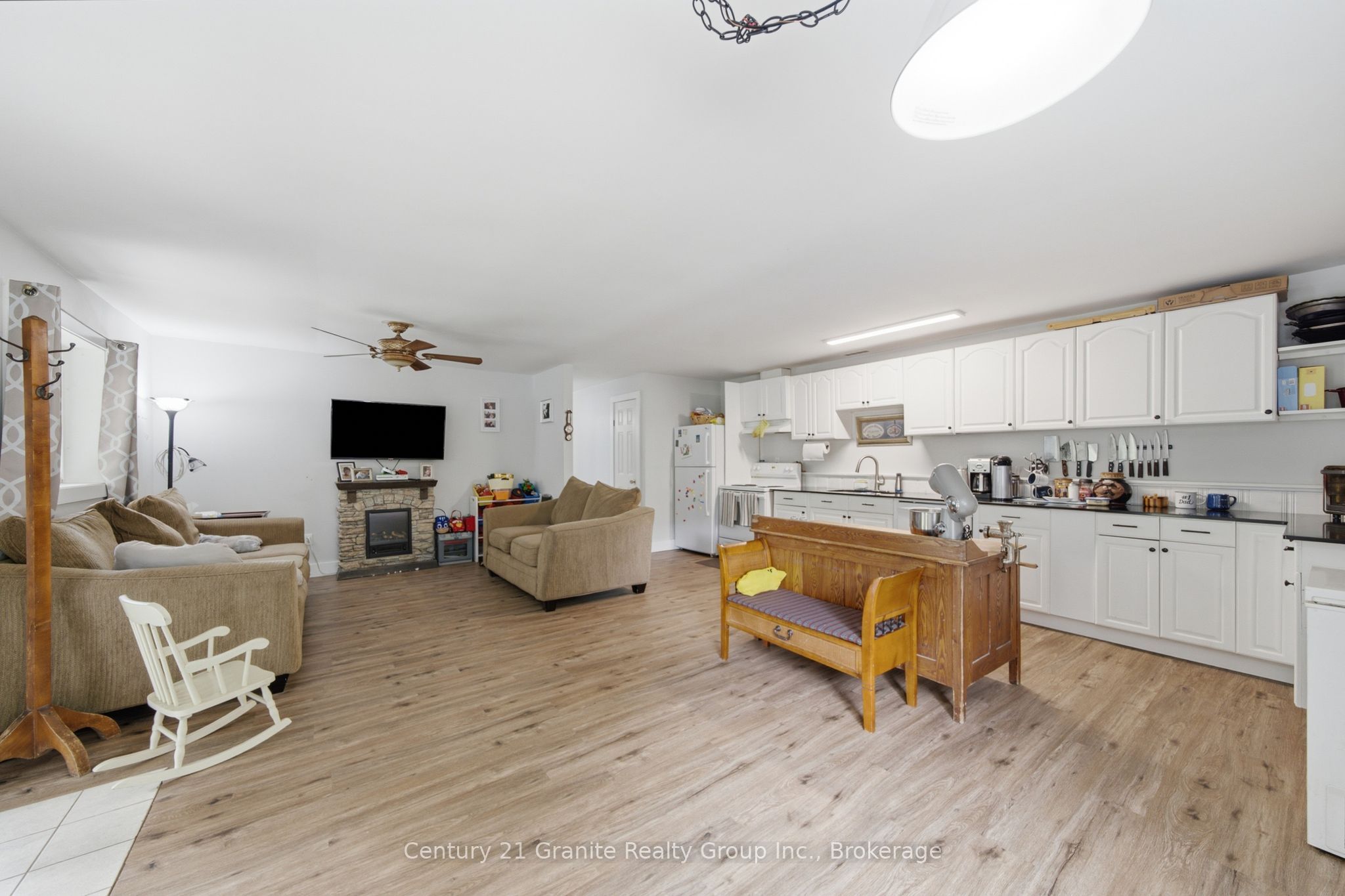 2427 North Shore Road Property Photo 9