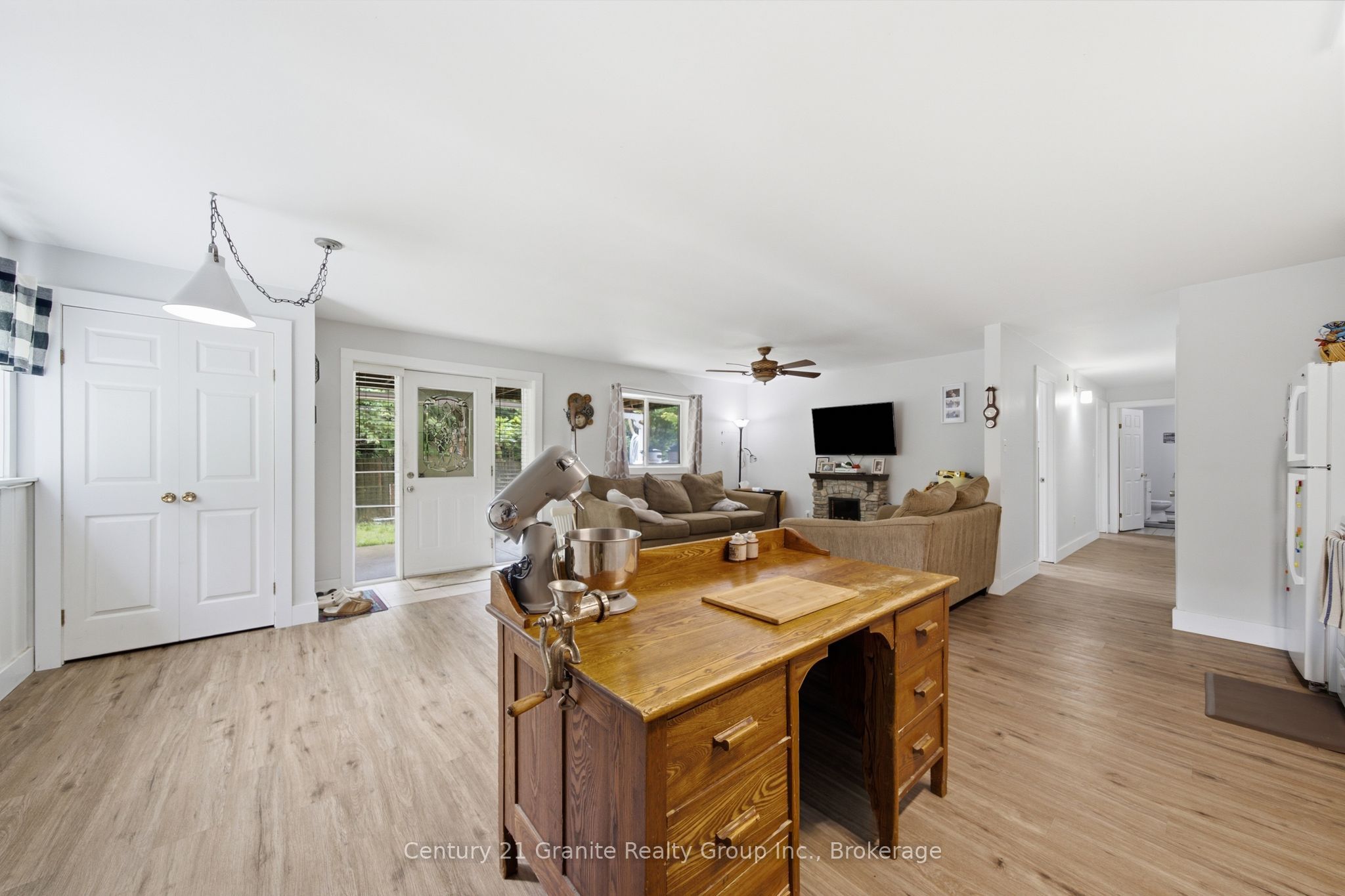 2427 North Shore Road Property Photo 10