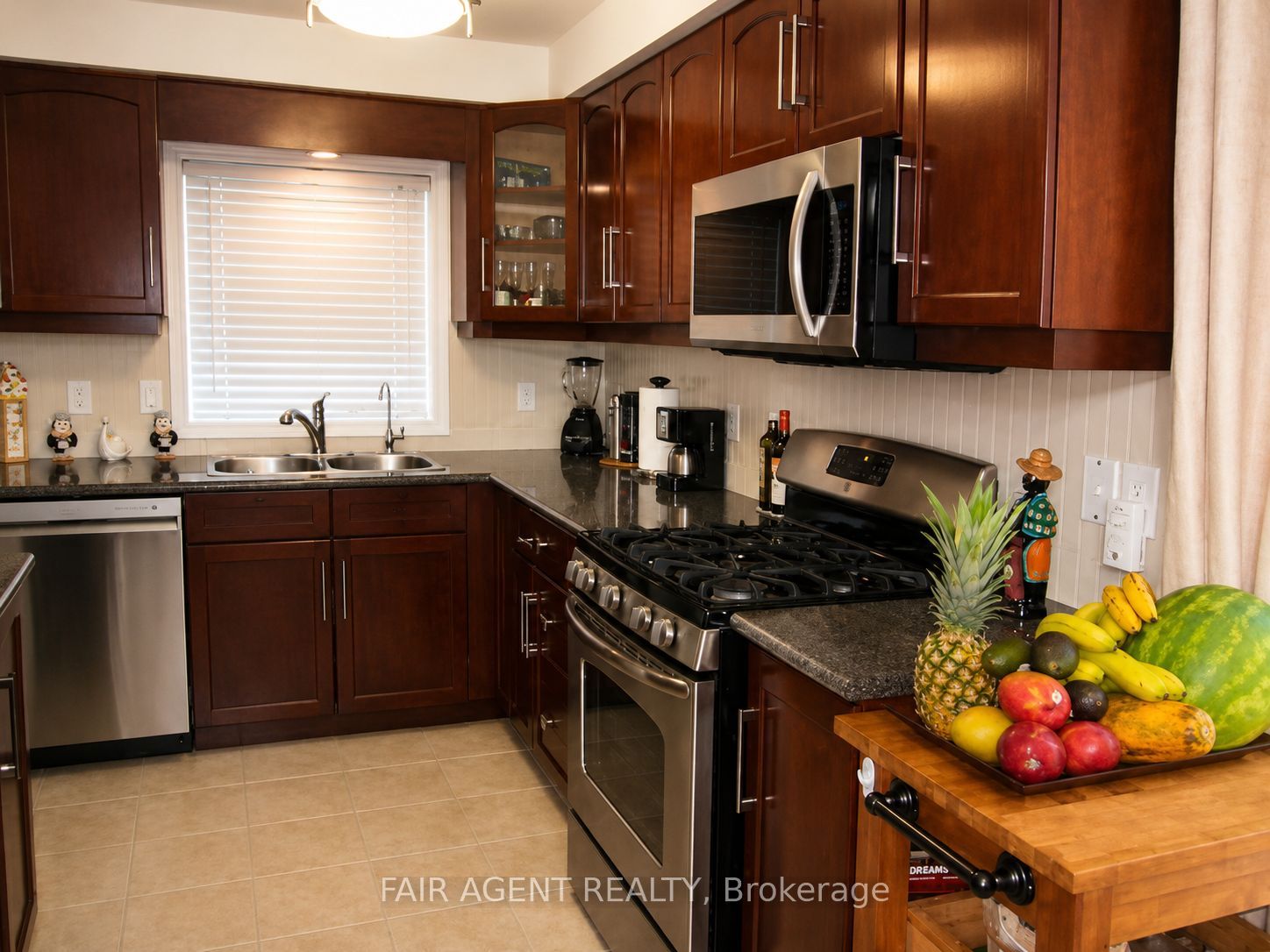 28 Elderberry Avenue Property Photo 6