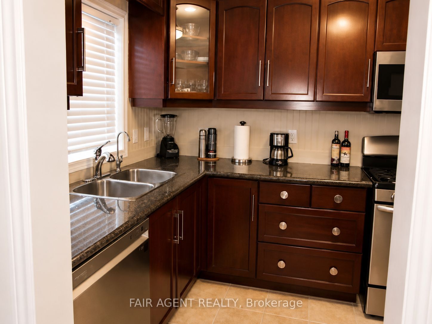 28 Elderberry Avenue Property Photo 7