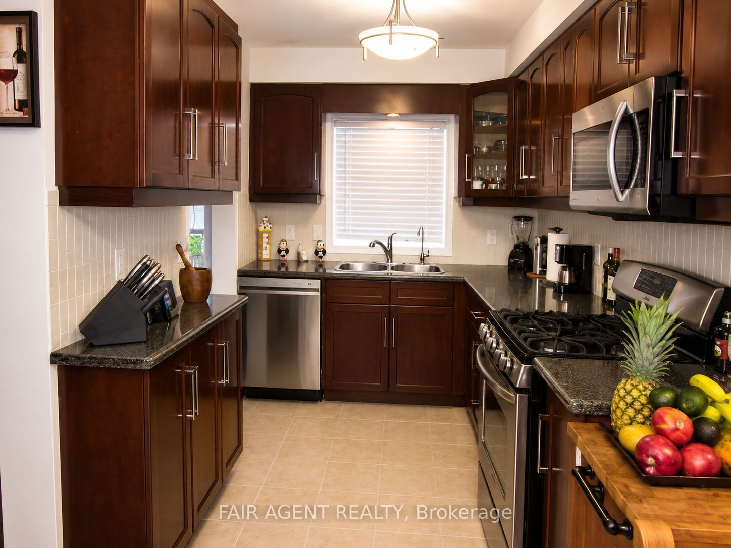 28 Elderberry Avenue Property Photo 8