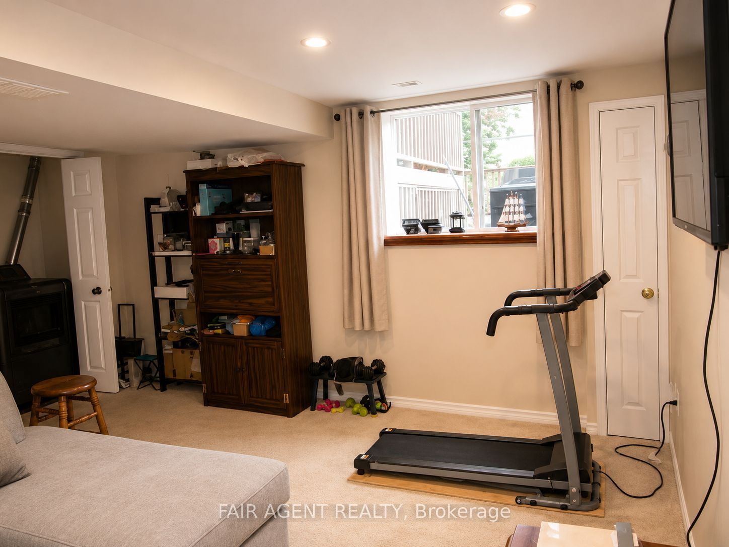 28 Elderberry Avenue Property Photo 20
