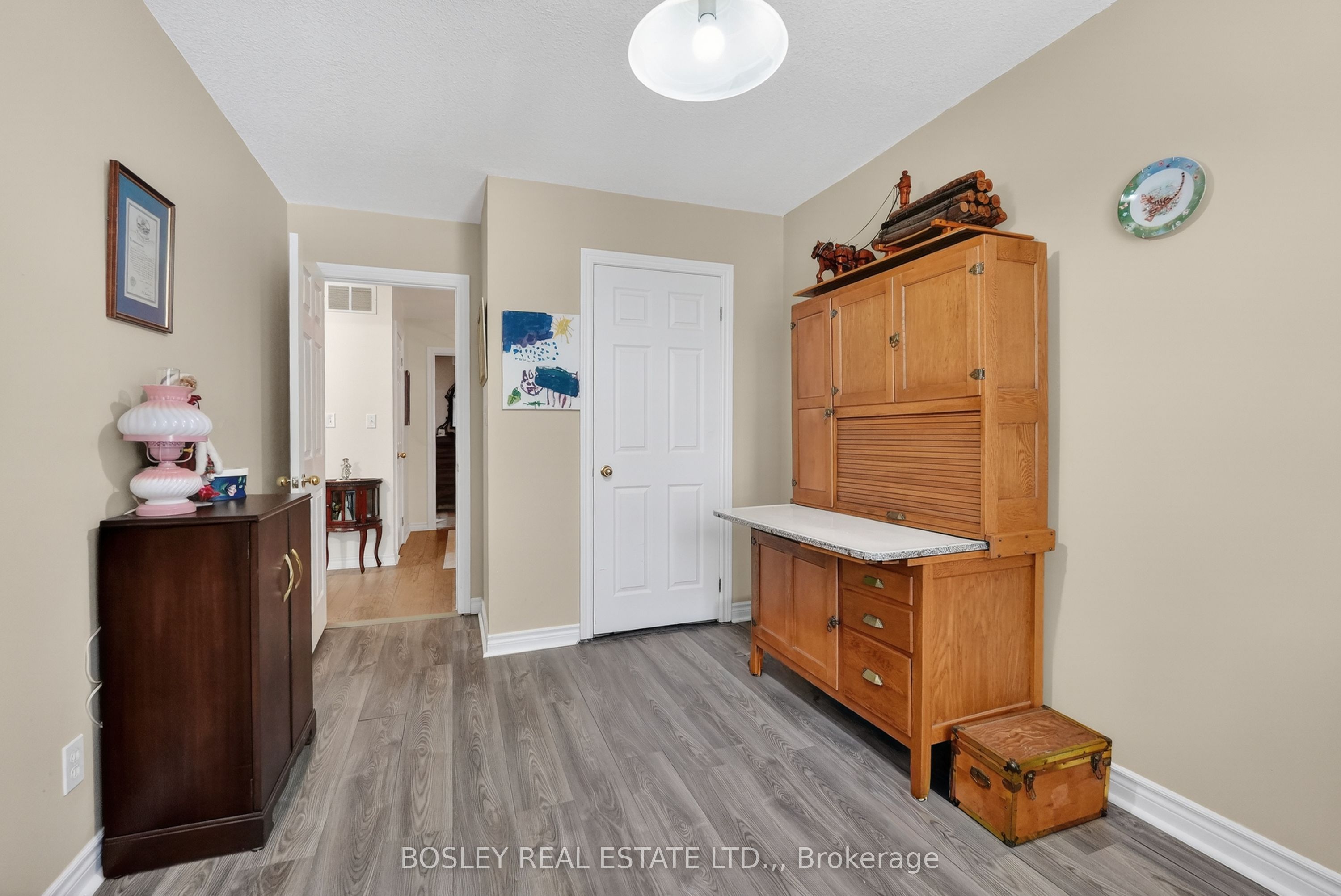 6263 Valley Way 10 Property Photo 27