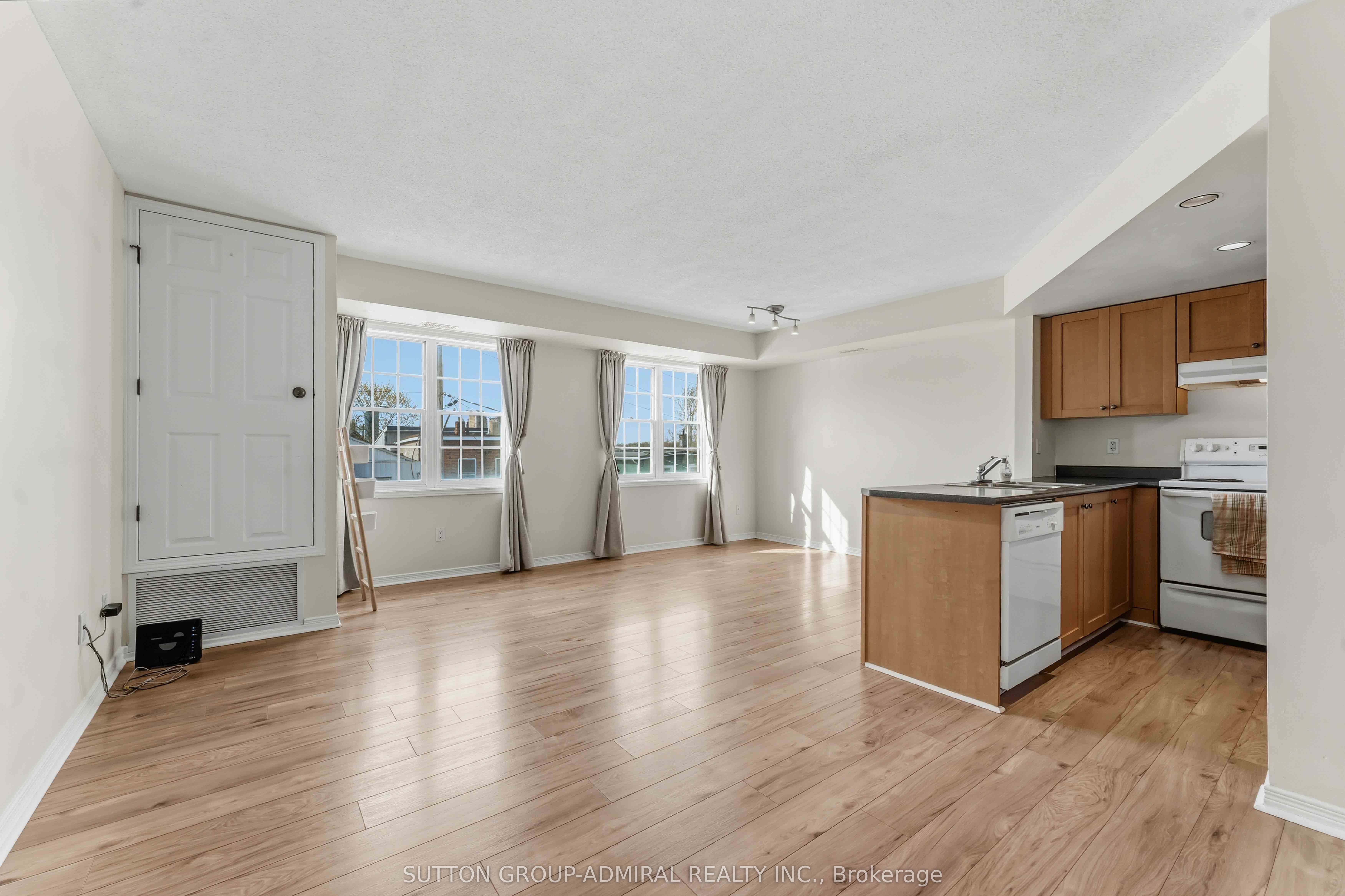 130 Rochester Street 9 Property Photo 9