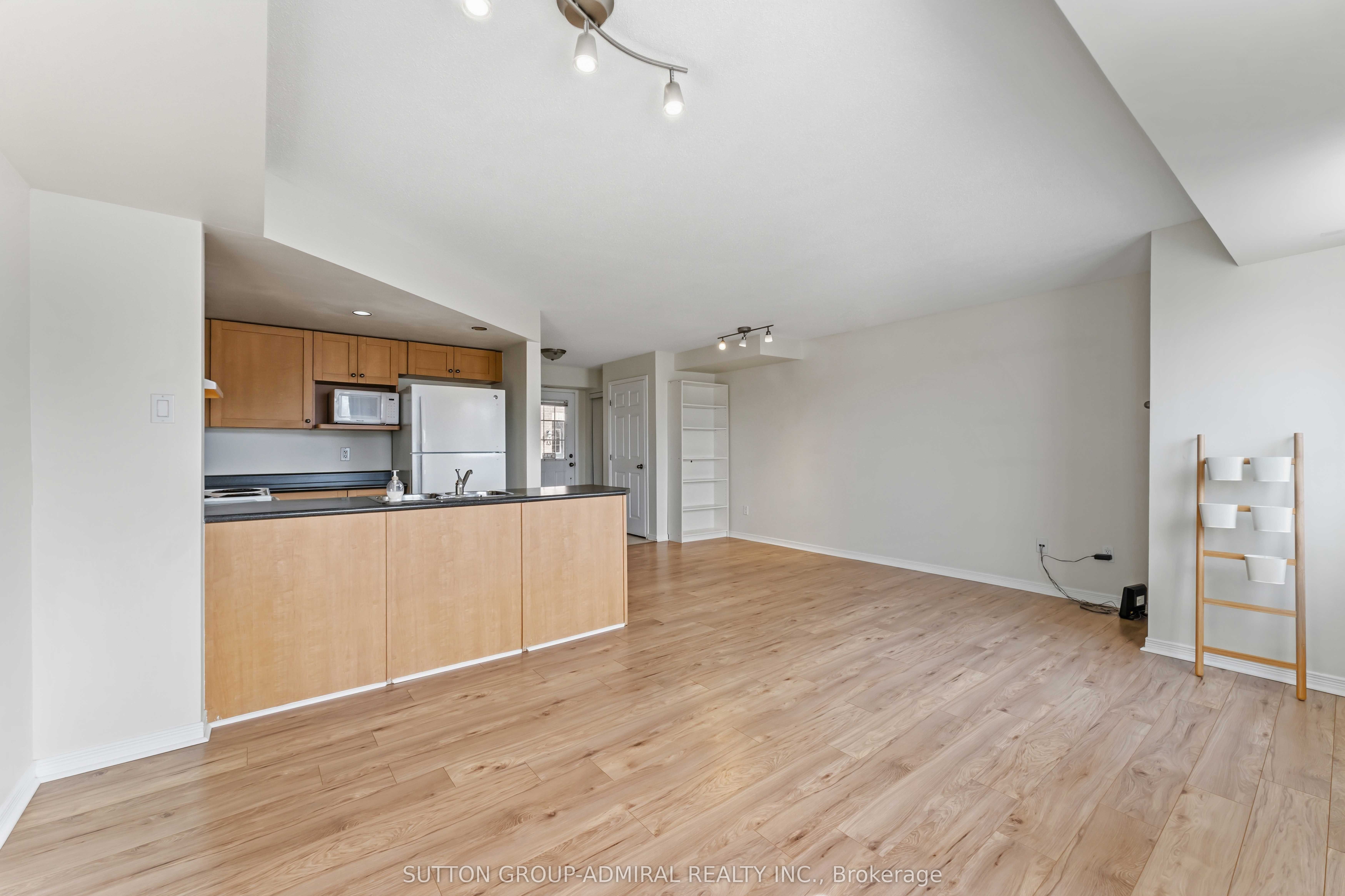 130 Rochester Street 9 Property Photo 19