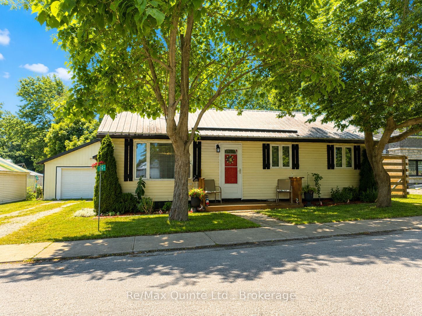 14 Bay Avenue Property Photo 1