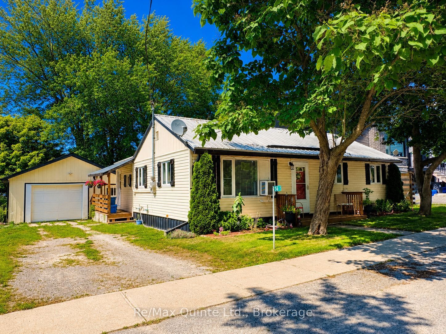 14 Bay Avenue Property Photo 4