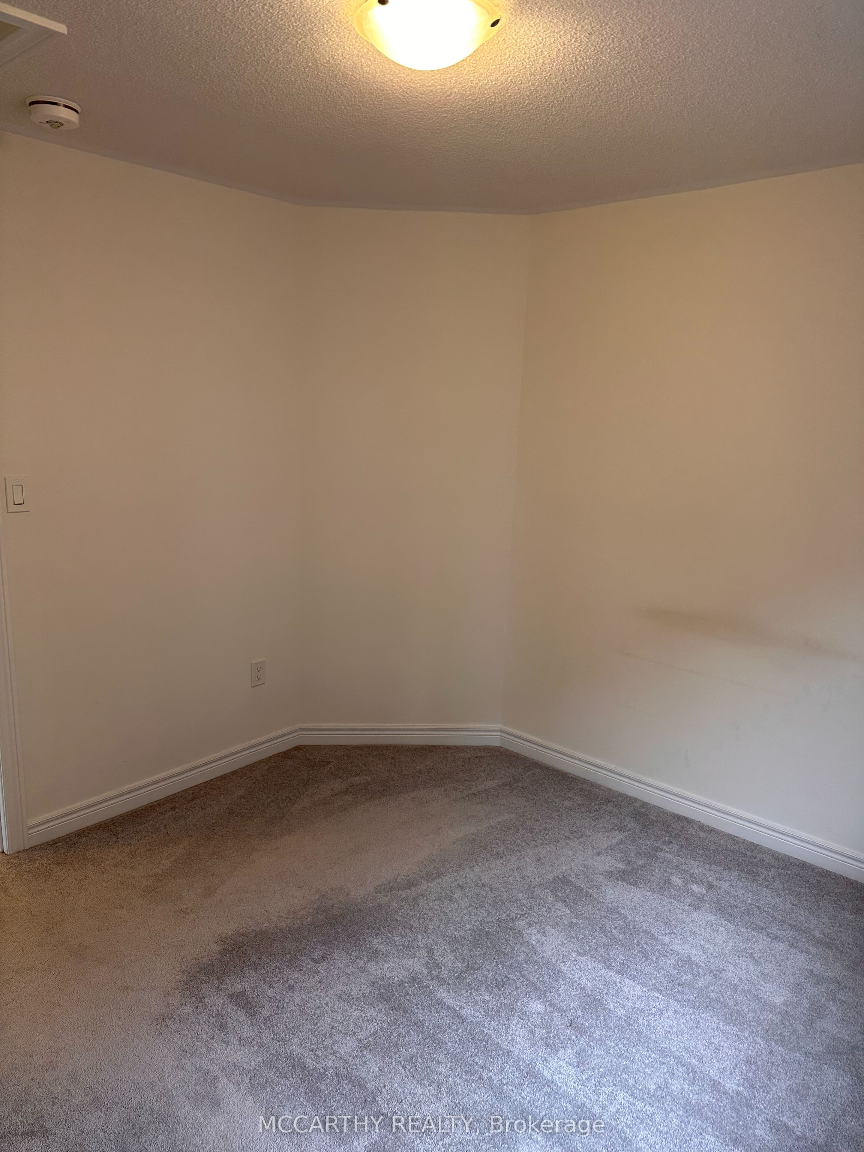 160 Clark Street Property Photo 29