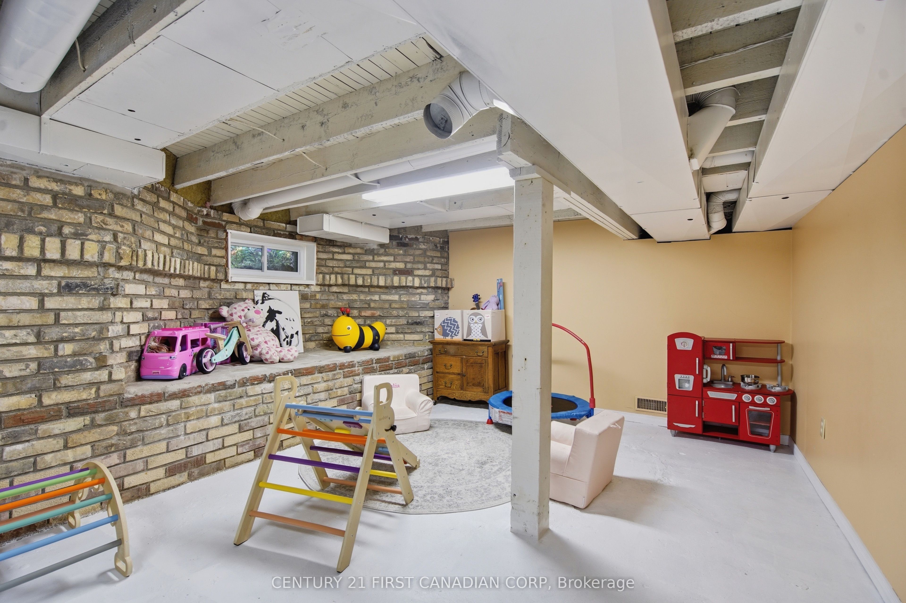 56 Euclid Avenue Property Photo 34