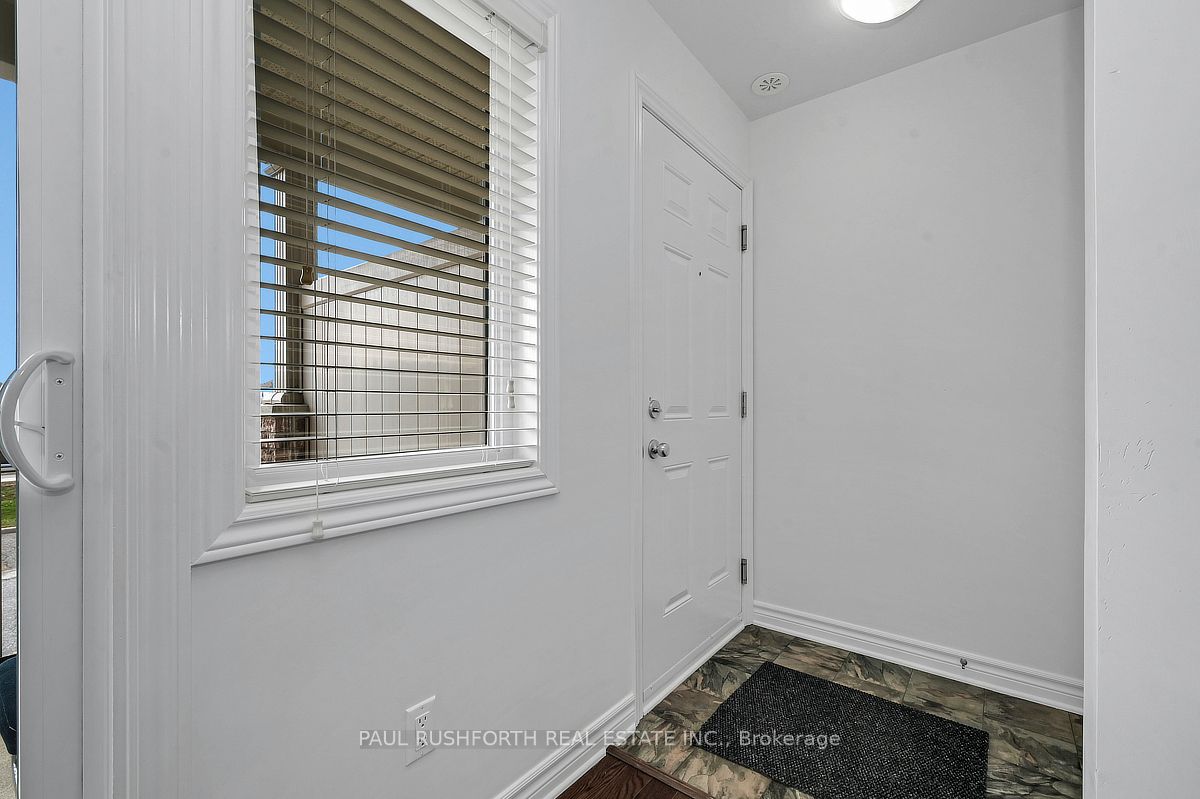 137 Harthill Way N L Property Photo 3