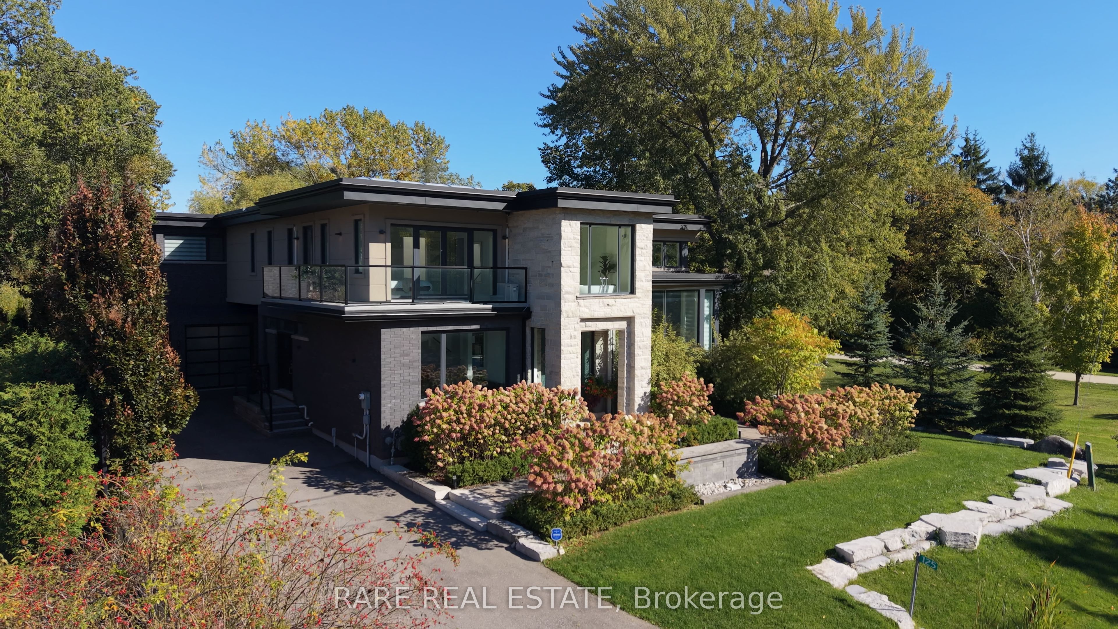 125 Craigmore Crescent Property Photo 1