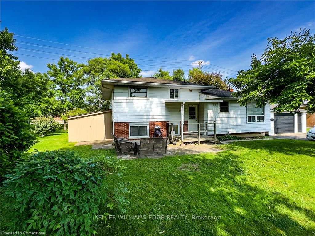 598 Mapledale Avenue Upper Property Photo 2
