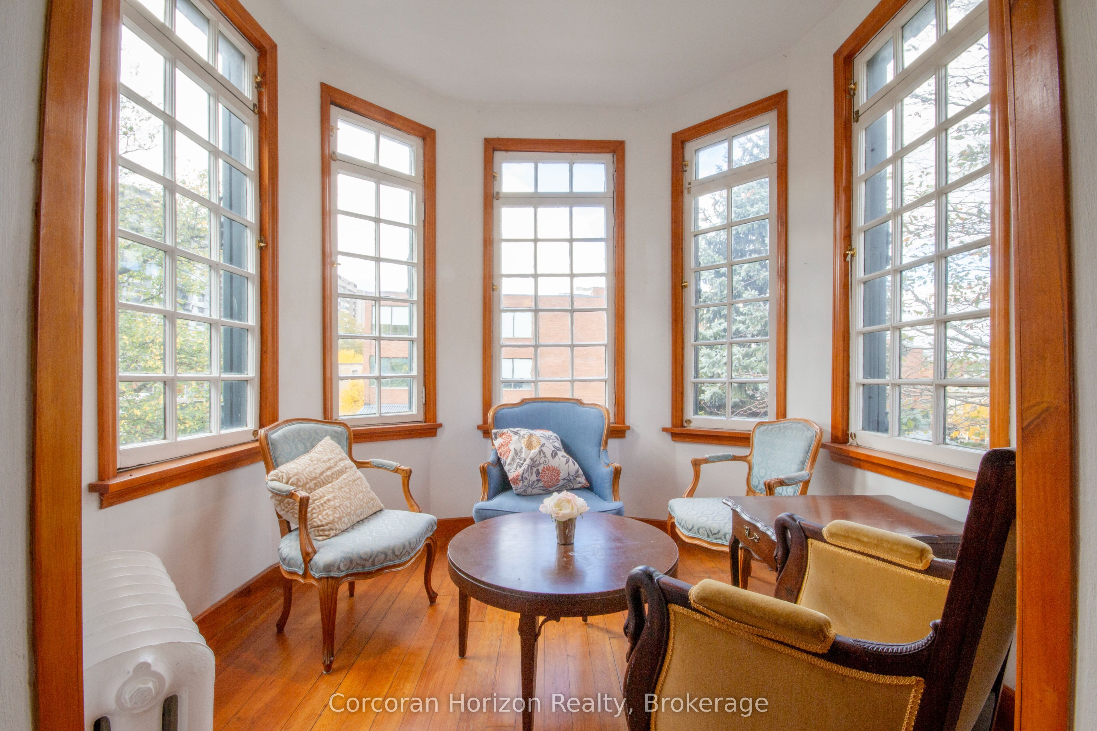 183 James Street S Property Photo 33