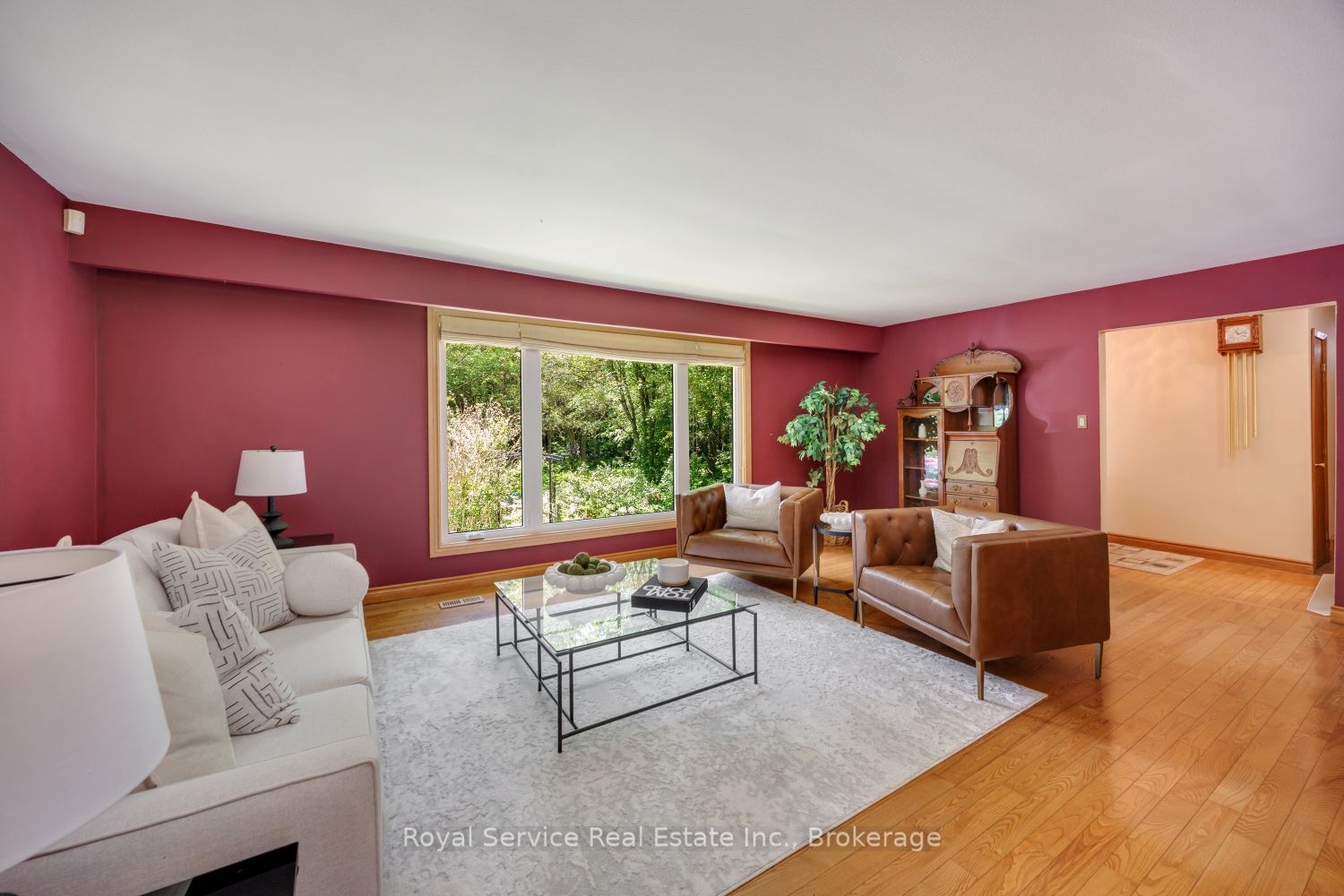 2311 Division Street N Property Photo 7