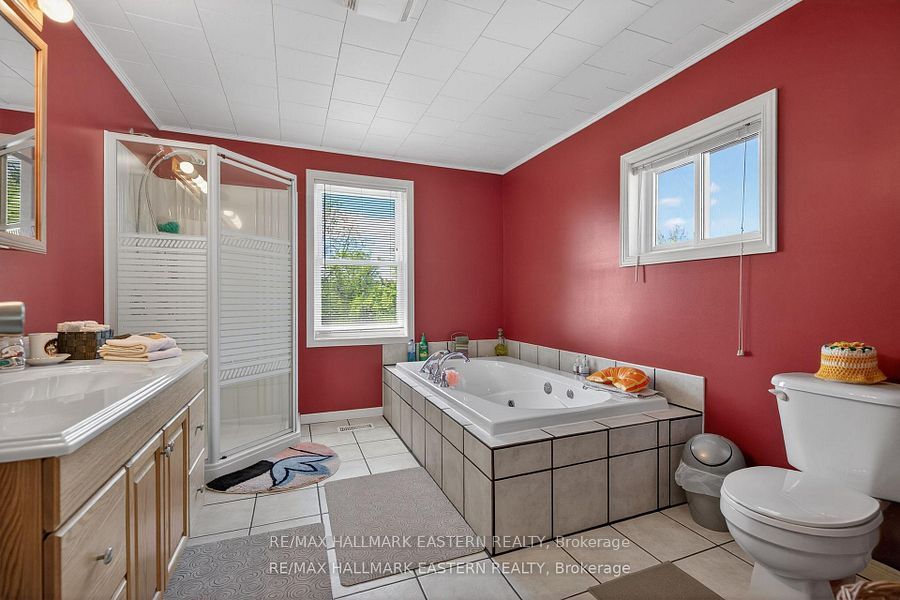 267 Centre Line Property Photo 32