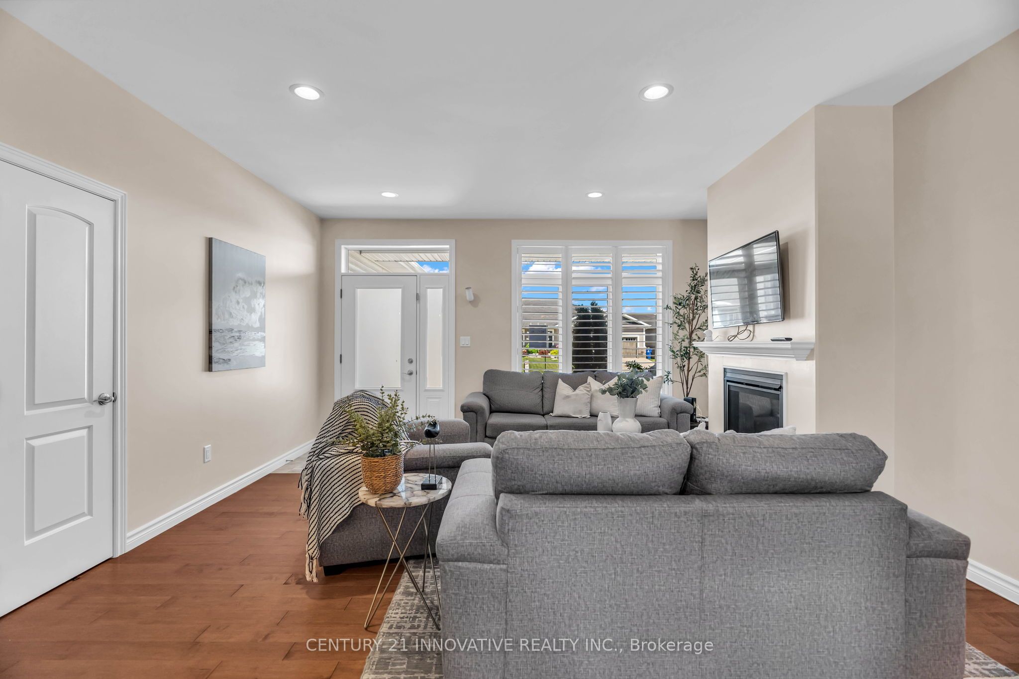 212 Summerset Place Property Photo 6