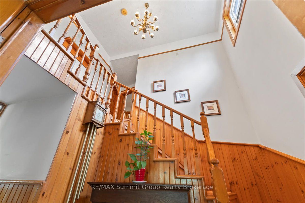 774549 Highway 10 Property Photo 15