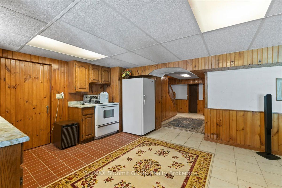 774549 Highway 10 Property Photo 31