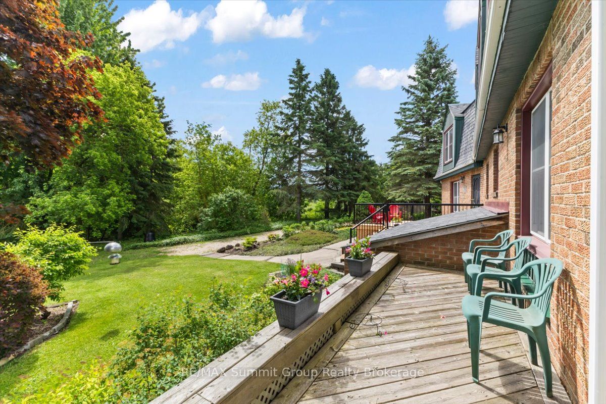 774549 Highway 10 Property Photo 34