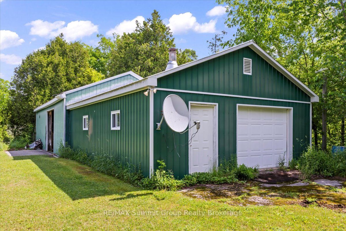 774549 Highway 10 Property Photo 38