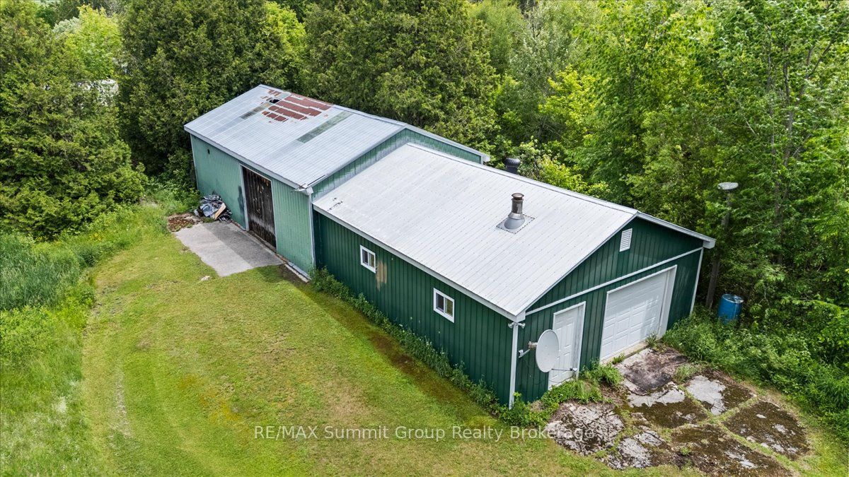 774549 Highway 10 Property Photo 39