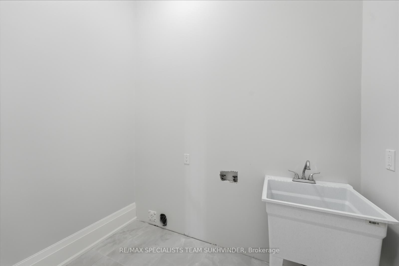 753281 2nd Line Ehs Property Photo 24