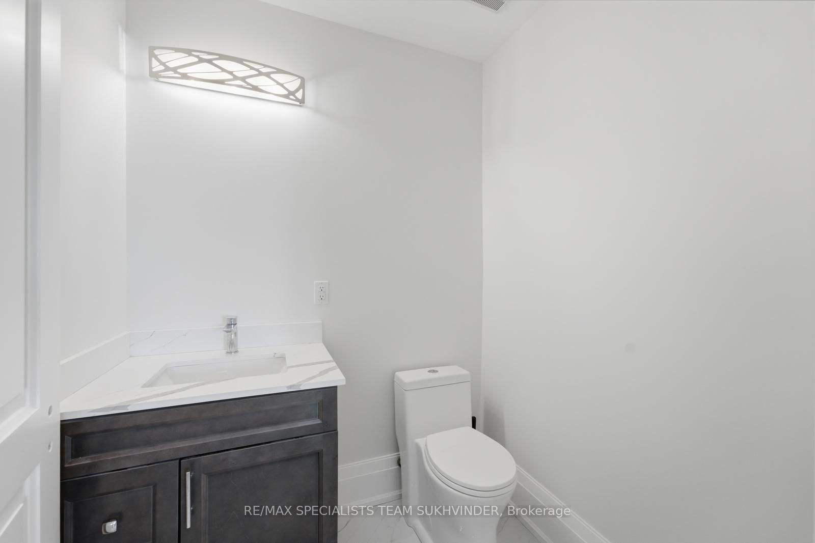 753281 2nd Line Ehs Property Photo 42