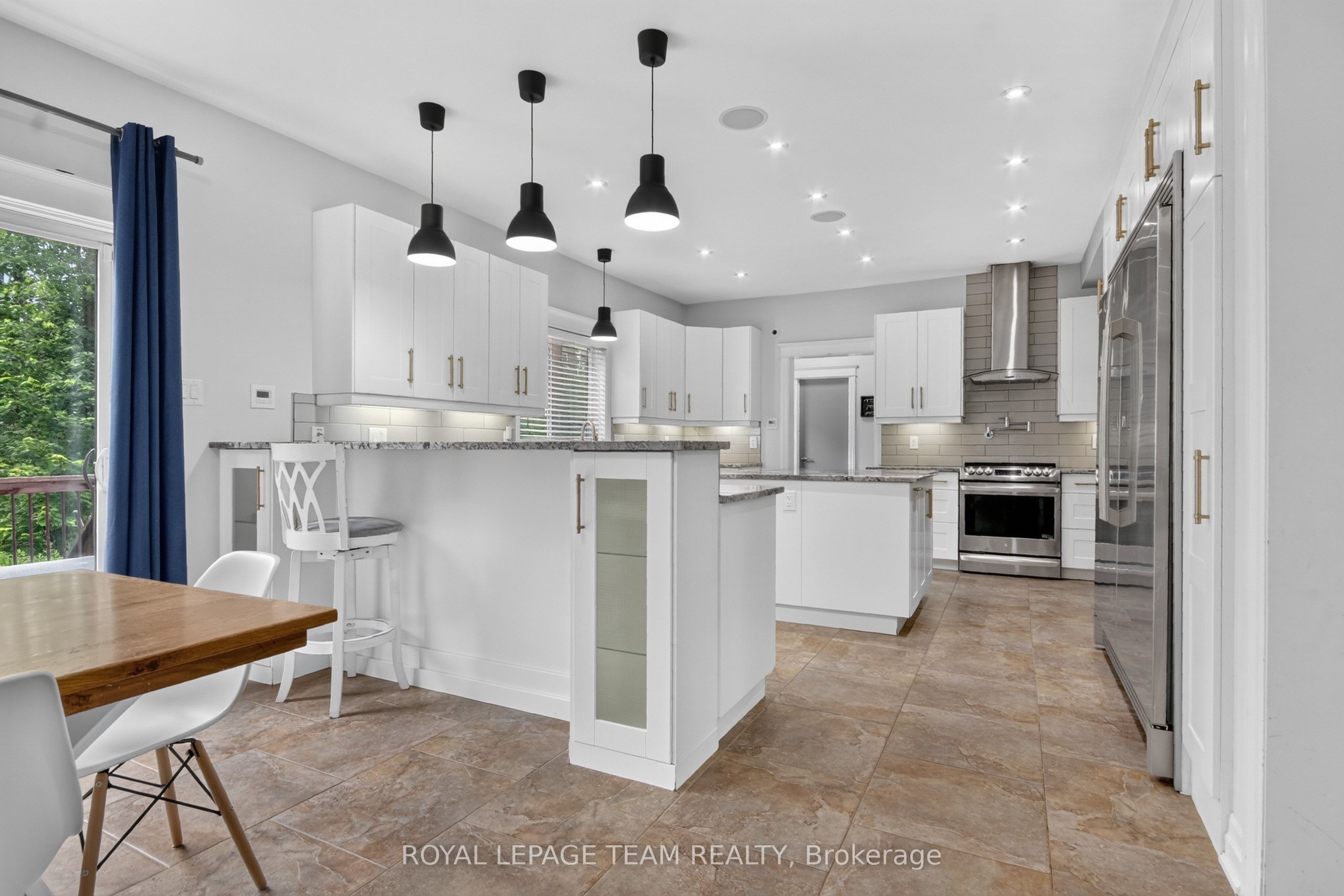 6330 Second Line Road Property Photo 10